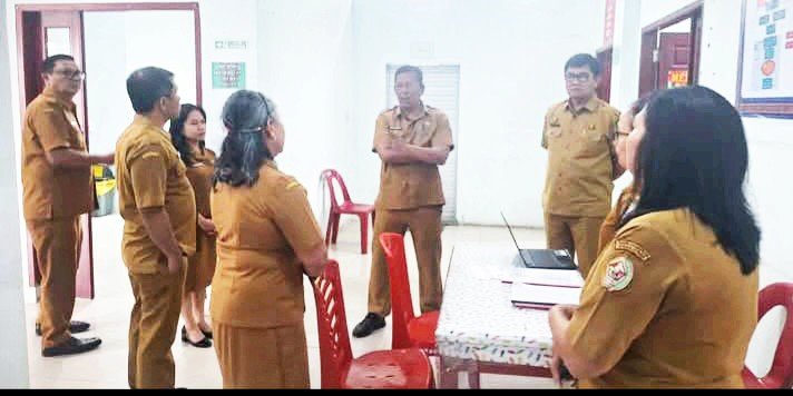 sekda taput sidak dinkes dan puskesmas, cek disiplin serta pelayanan kesehatan