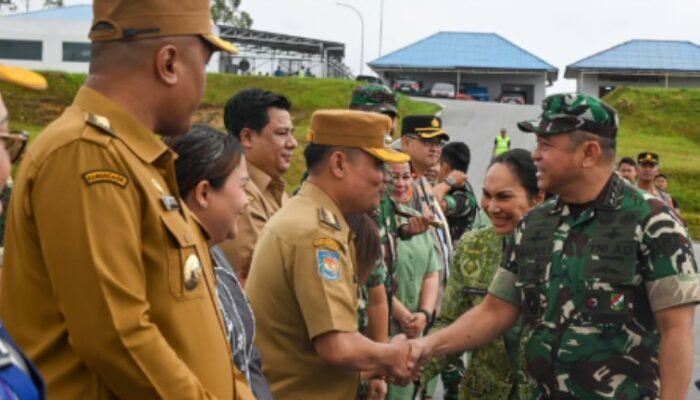 bupati humbahas dampingi kasad resmikan sumur bor di toba