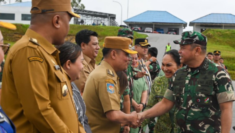 bupati humbahas dampingi kasad resmikan sumur bor di toba