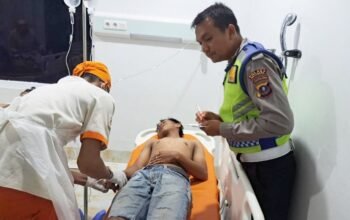 Dua sepeda motor bertabrakan di jalinsum batu bara, tiga orang terluka dua sepeda motor bertabrakan di jalinsum batu bara, tiga orang terluka