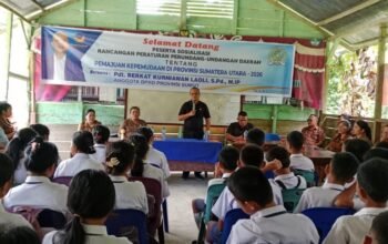 anggota dprd sumut sosialisasikan ranperda kepemudaan di smp negeri 4 idanogawo