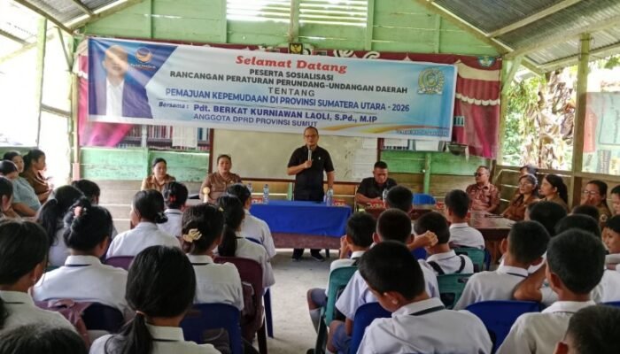 anggota dprd sumut sosialisasikan ranperda kepemudaan di smp negeri 4 idanogawo