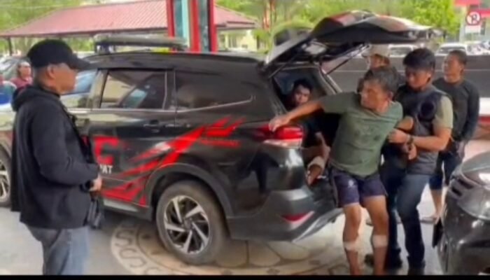polisi bekuk delapan begal di medan marelan, tiga pelaku ditembak