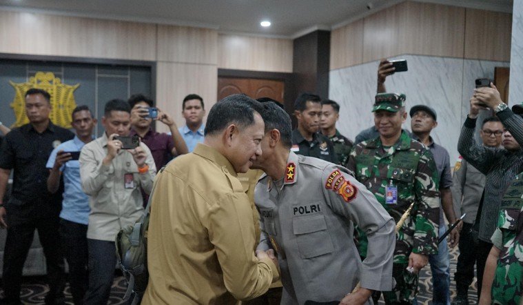 kapolda aceh sambut kunjungan kerja mendagri tito karnavian di aceh