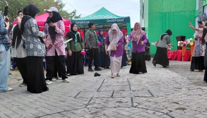jaga kesehatan mental, universitas muhammadyah aceh gelar festival permainan tradisional