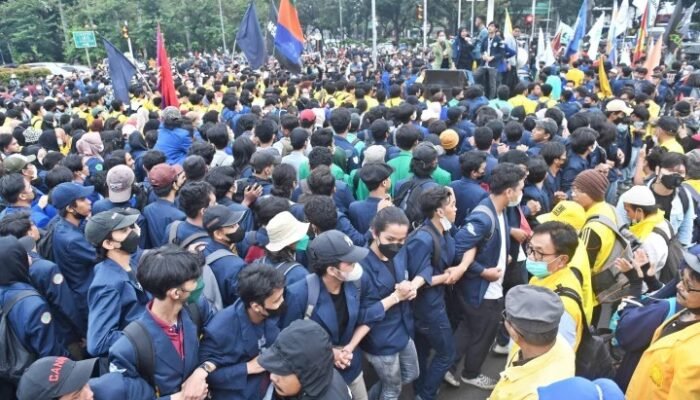 istana buka suara soal ultimatum bem si: ekonomi tak bisa instan