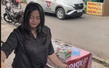 tinggalkan panggung sejenak, jelita bahar kini sukses jualan risol