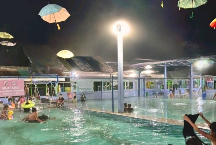 cuma rp9 ribu, pemandian air panas alami di batu bara ini ramai dikunjungi