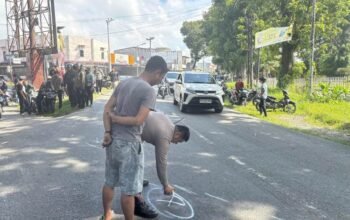 diduga potong jalur di simpang usi, dua pengendara motor terluka akibat tabrakan