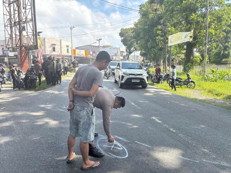 diduga potong jalur di simpang usi, dua pengendara motor terluka akibat tabrakan