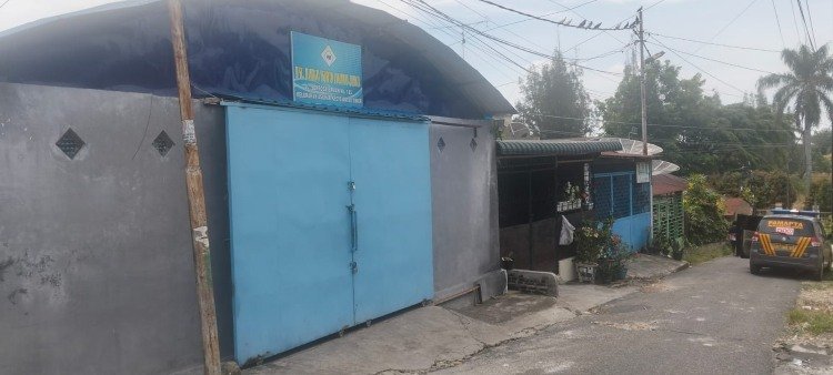 wanita muda laporkan dugaan penarikan paksa motor oleh sekelompok pria di pematangsiantar