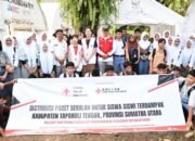 110 siswa terdampak banjir di tapteng terima bantuan sekolah dari pmi dan hongkong red cross