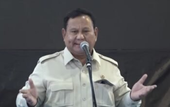 kunjungi sekolah rakyat tabanan, prabowo ungkap angka keberuntungannya 8 dan 13