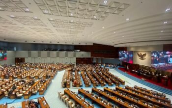 Dpr sahkan revisi uu polri, atur usia pensiun dan ketentuan baru dpr sahkan revisi uu polri, atur usia pensiun dan ketentuan baru