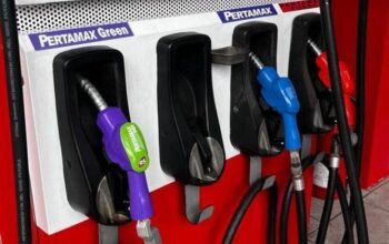 Harga pertamax naik jadi rp16. 250 per liter, warga mengaku kecewa dan pasrah harga pertamax naik jadi rp16.250 per liter, warga mengaku kecewa dan pasrah