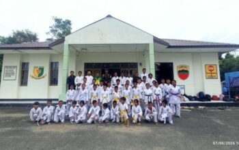 karateka shiroite taput jalani ujian kenaikan tingkat di tarutung