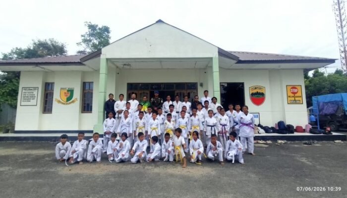 karateka shiroite taput jalani ujian kenaikan tingkat di tarutung