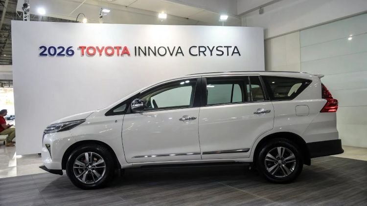 toyota innova crysta 2026 hadir dengan desain baru dan fitur premium