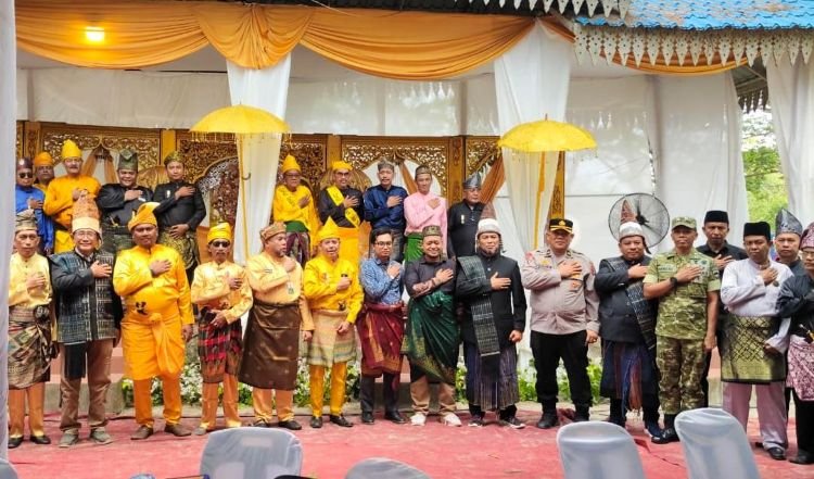 majelis kedatukan melayu batu bara resmi dilantik perkuat pelestarian budaya